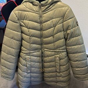 Love this coat very warm! Unfortunately moving to a very warm state. :(